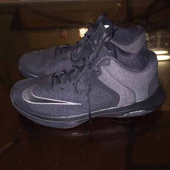 Nike Shoes - Picture 1 of 4